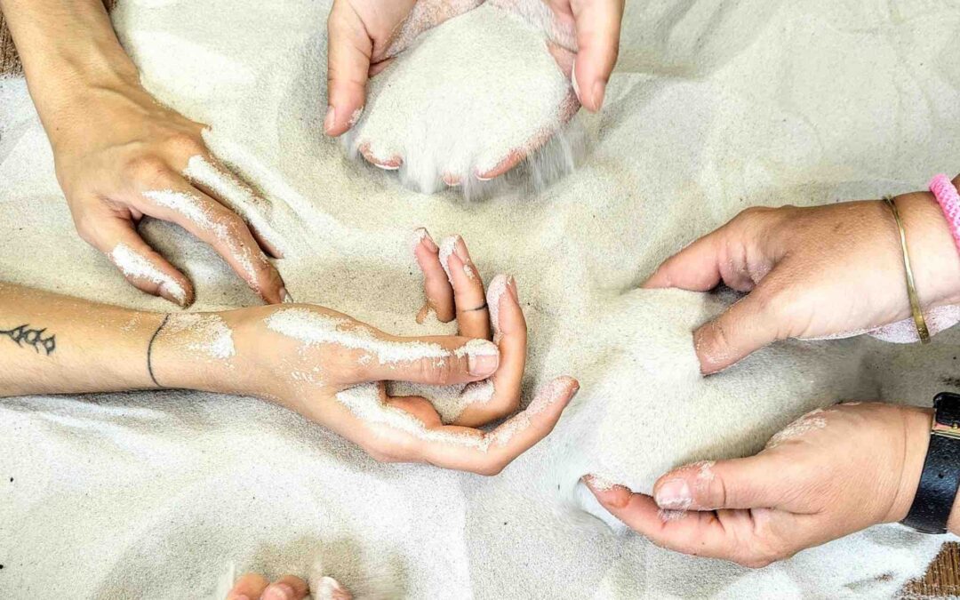 DAG VAN DE STILTE — Vertelsessie ‘Een existentiële crisis met zand tussen je vingers’
